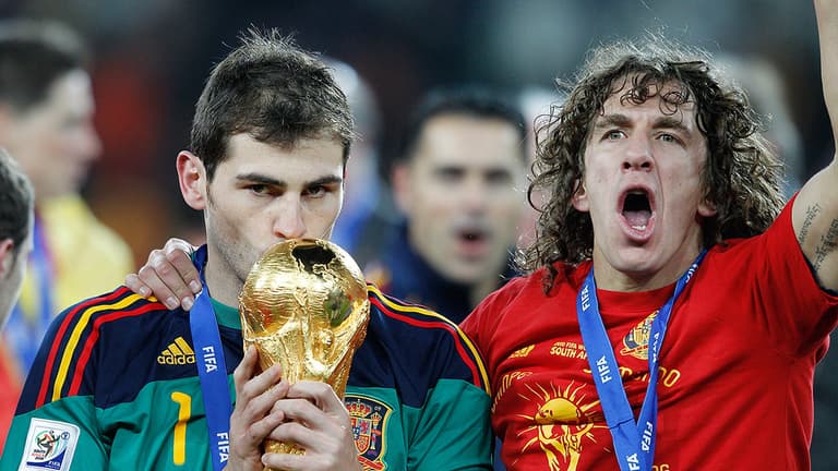 Carles Puyol apologises for ‘clumsy joke’ after reply to Iker Casillas tweet Carles Puyol apologises for ‘clumsy joke’ after reply to Iker Casillas tweet