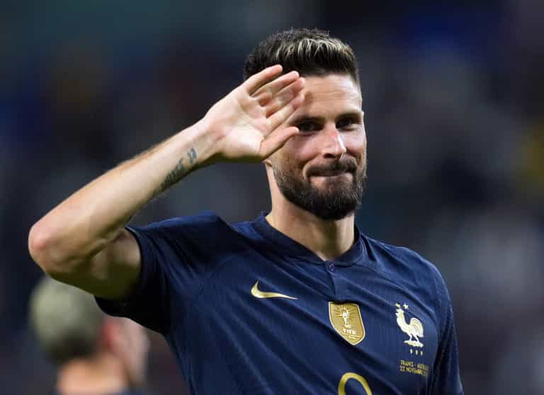 Olivier Giroud responds after claim he pretended he couldn’t speak English to avoid jersey swap Olivier Giroud responds after claim he pretended he couldn’t speak English to avoid jersey swap