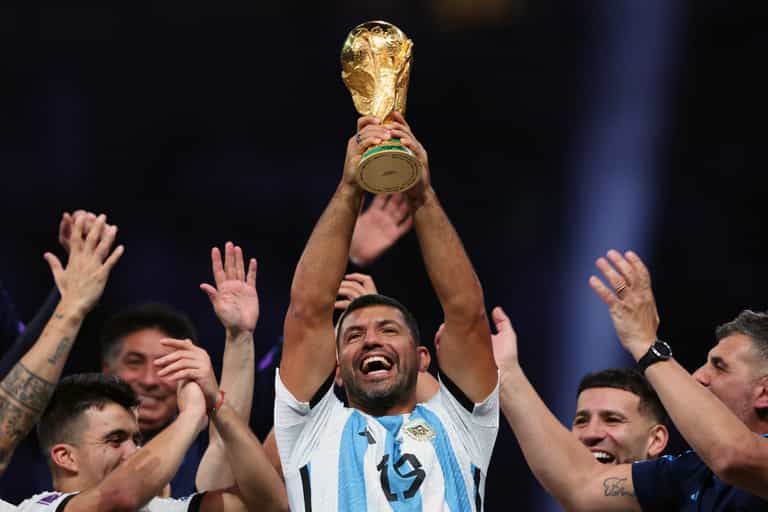 Sergio Aguero appears to call out Eduardo Camavinga in Argentina dressing room Sergio Aguero appears to call out Eduardo Camavinga in Argentina dressing room