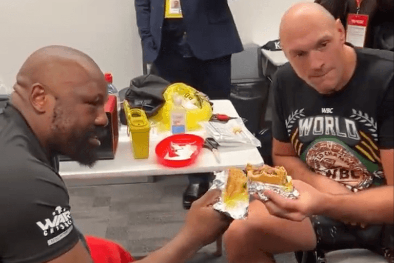 Tyson Fury and Derek Chisora eat Five Guys together after going to ‘war’ Tyson Fury and Derek Chisora eat Five Guys together after going to ‘war’