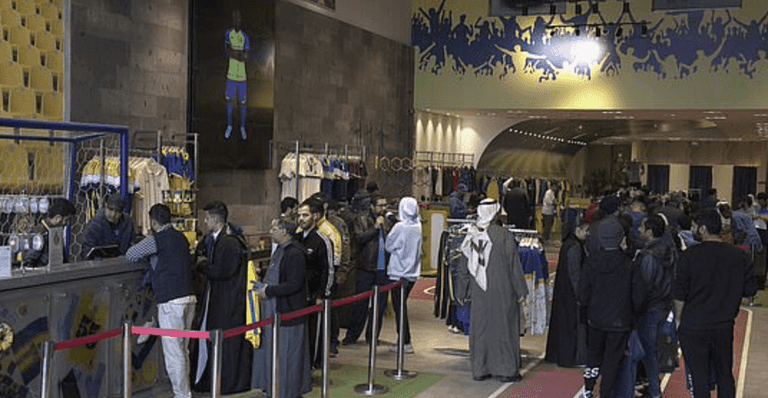 Fans rush to get Cristiano Ronaldo shirts after Al Nassr move Fans rush to get Cristiano Ronaldo shirts after Al Nassr move