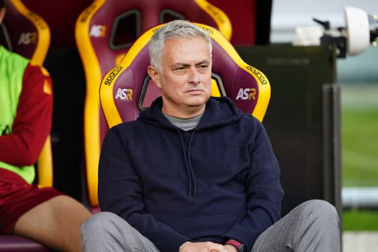 José Mourinho slams Portugal’s decision to hire Roberto Martínez José Mourinho slams Portugal’s decision to hire Roberto Martínez