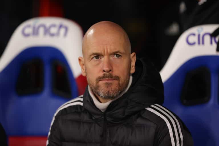 Erik ten Hag criticises Man United players after late defeat Erik ten Hag criticises Man United players after late defeat