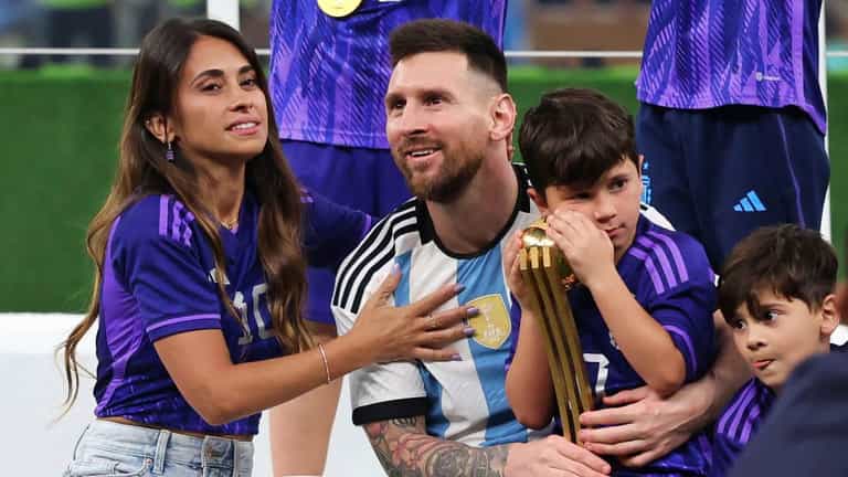 Gunmen fire shots at Lionel Messi’s family’s business and leave chilling note Gunmen fire shots at Lionel Messi’s family’s business and leave chilling note