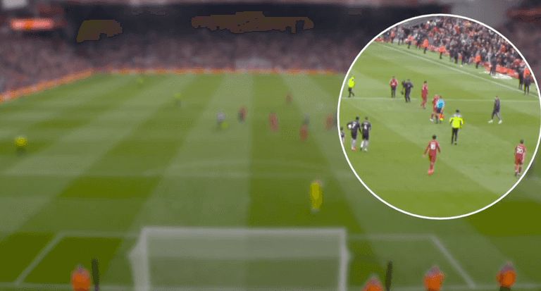Andy Robertson accuses linesmen of ‘throwing elbow’ in Arsenal game Andy Robertson accuses linesmen of ‘throwing elbow’ in Arsenal game