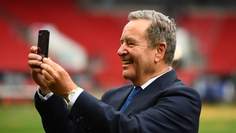 Jeff Stelling won’t return to television until next year Jeff Stelling won’t return to television until next year