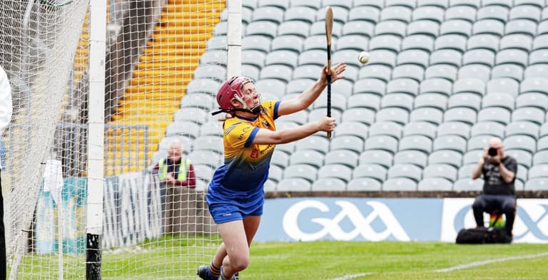 “It definitely has its benefits for camogie” – Clare star hails influence of hand-ball “It definitely has its benefits for camogie” – Clare star hails influence of hand-ball