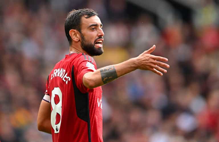 Rio Ferdinand lashes out at those who criticised Bruno Fernandes Rio Ferdinand lashes out at those who criticised Bruno Fernandes