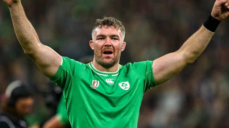 Peter O’Mahony lets it all go in beautiful post-match footage that sums up Paris scenes Peter O’Mahony lets it all go in beautiful post-match footage that sums up Paris scenes