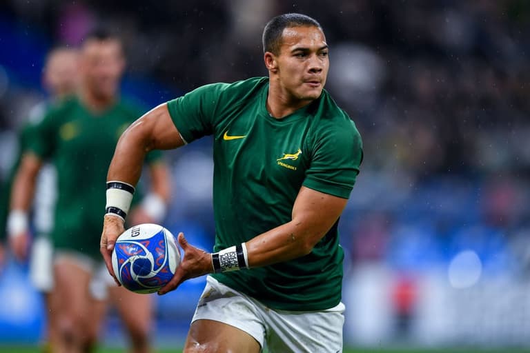 South Africa’s Cheslin Kolbe makes young fan’s day with World Cup medal gift South Africa’s Cheslin Kolbe makes young fan’s day with World Cup medal gift
