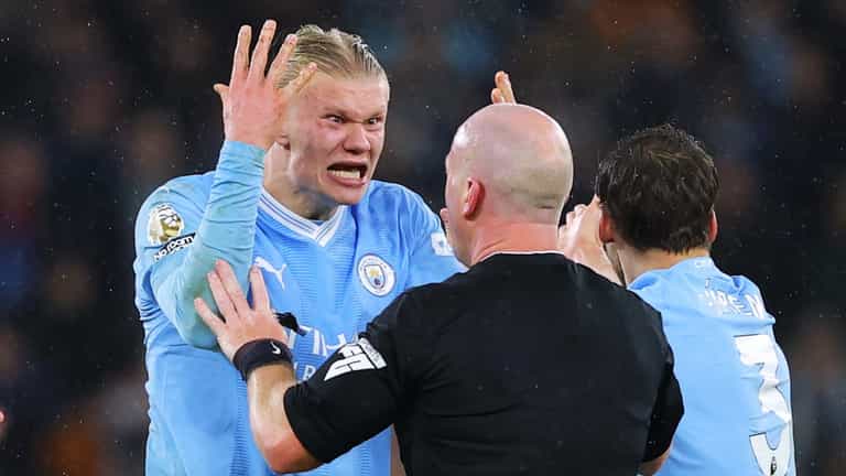 Erling Haaland storms off pitch after ‘disgraceful’ decision in dying moments of Man City v Spurs Erling Haaland storms off pitch after ‘disgraceful’ decision in dying moments of Man City v Spurs