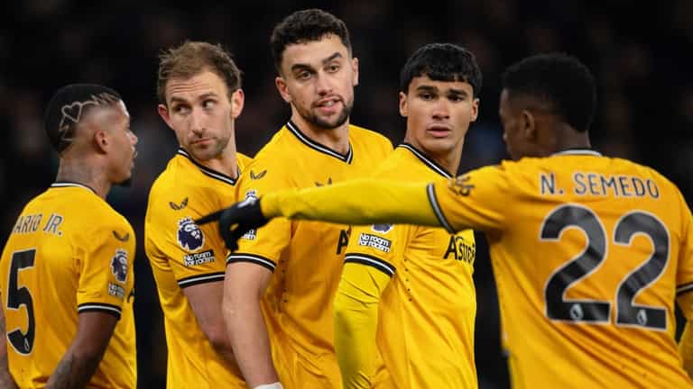 Manchester United linked with surprise move for £30 million Wolves star Manchester United linked with surprise move for £30 million Wolves star