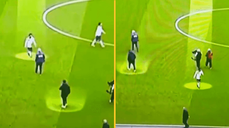 New angle reveals what happened between Mo Salah and Jurgen Klopp at full time New angle reveals what happened between Mo Salah and Jurgen Klopp at full time