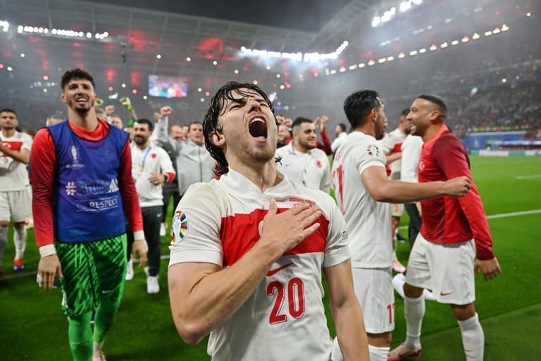 Turkey team and staff ordered 300 doner kebabs after Euro 2024 win over Austria Turkey team and staff ordered 300 doner kebabs after Euro 2024 win over Austria