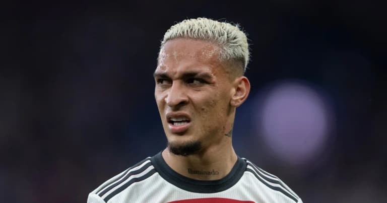 Antony told he can leave Man United in January after Erik ten Hag sacking Antony told he can leave Man United in January after Erik ten Hag sacking
