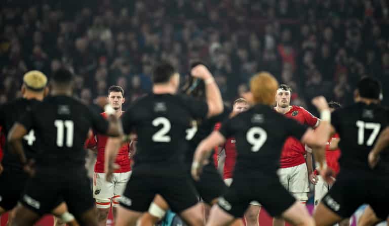 Munster fans call for refund after ‘utter disgrace’ live stream causes many to miss historic haka Munster fans call for refund after ‘utter disgrace’ live stream causes many to miss historic haka