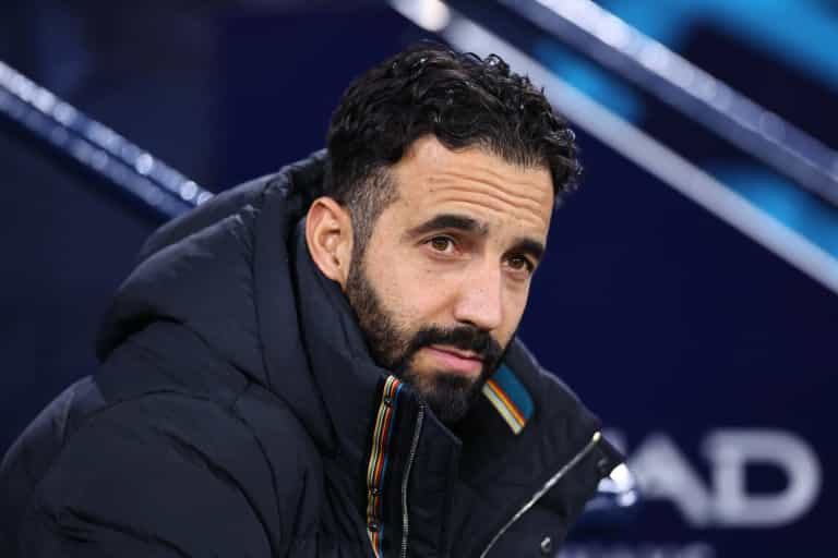 Man United star becomes first departure of Ruben Amorim era Man United star becomes first departure of Ruben Amorim era