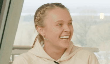 JoJo Siwa sends passionate message to her fans on why they should go to the horse racing JoJo Siwa sends passionate message to her fans on why they should go to the horse racing