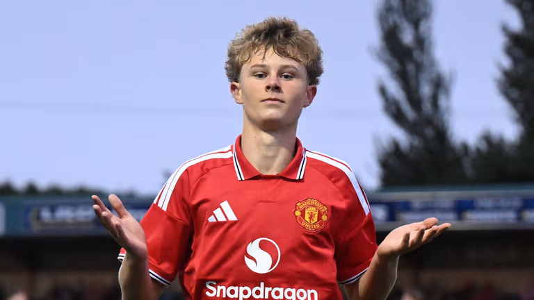 Manchester United’s Clare teen chooses Ireland after England call-up Manchester United’s Clare teen chooses Ireland after England call-up