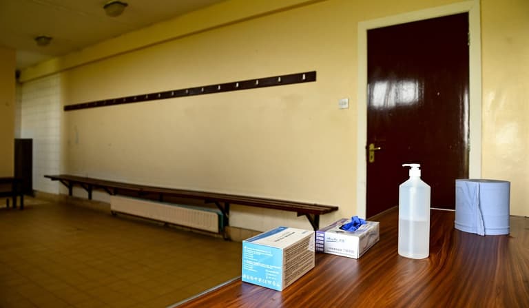 GAA dressing rooms are set to reopen but water breaks will stay GAA dressing rooms are set to reopen but water breaks will stay