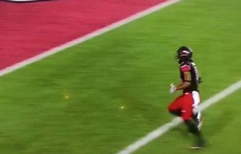 Vine: The most embarrassing touchdown you’ll see this side of Neptune